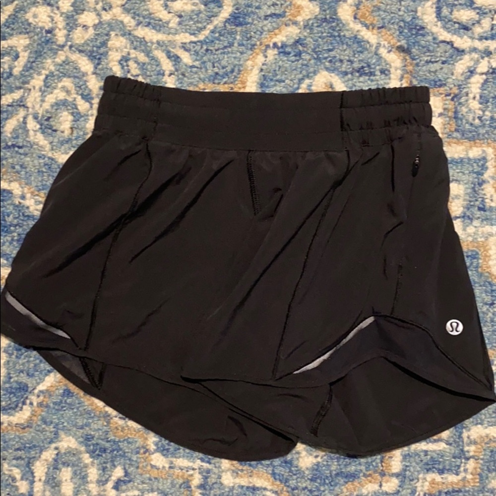 Black lululemon hotty hot shorts